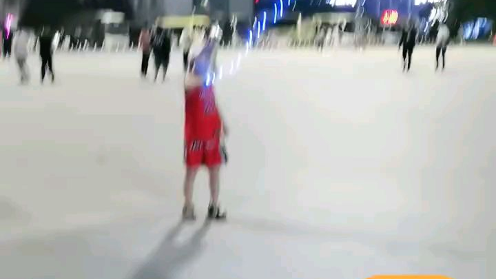 小东哥出去玩